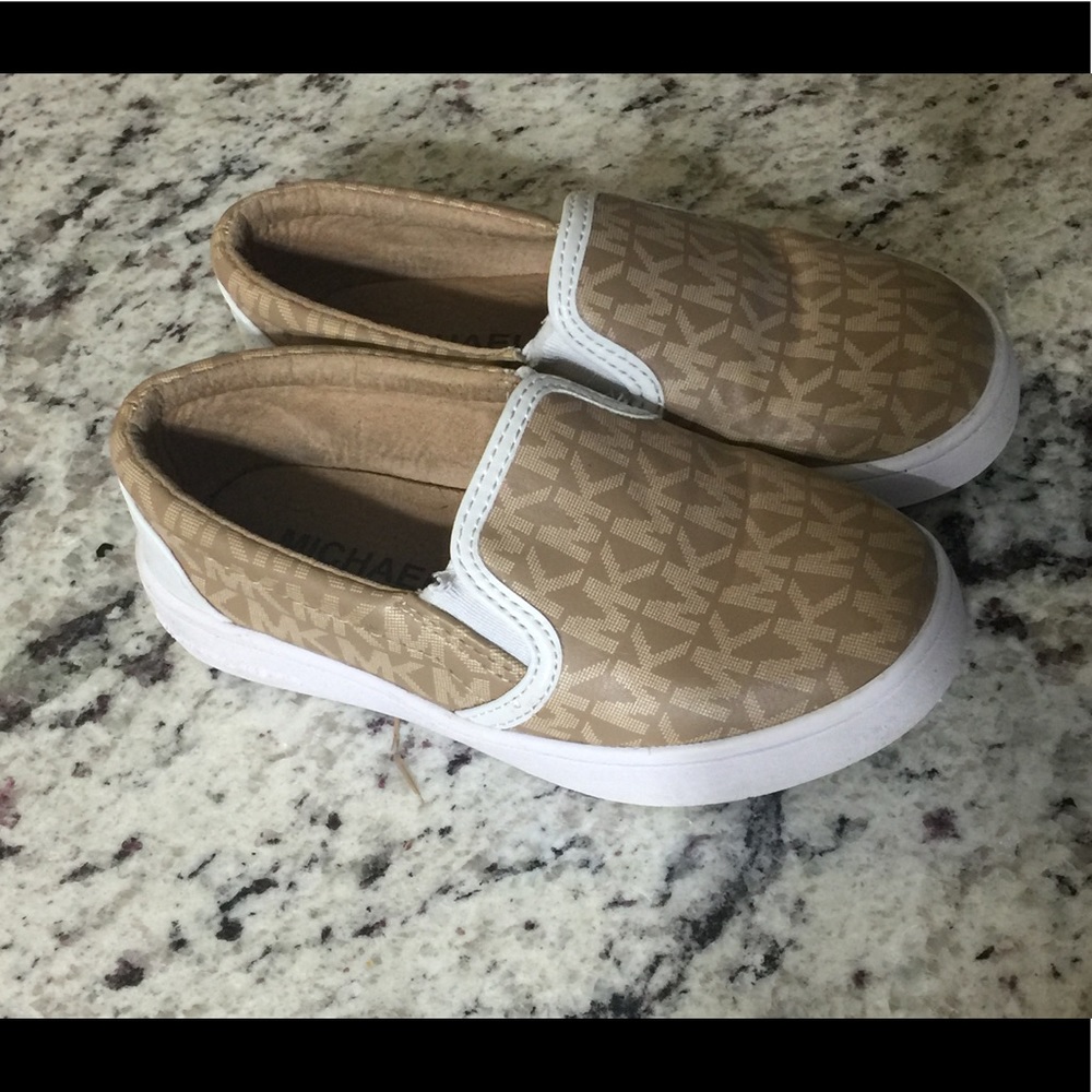 Adorable Michael Kors girls shoes sz 10